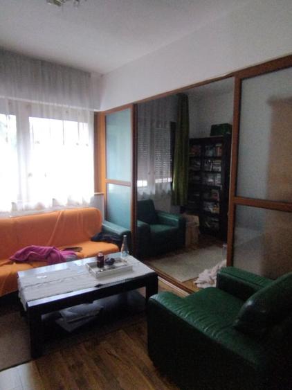 Vand casa in zona centrala DS+P cu 5 cam.