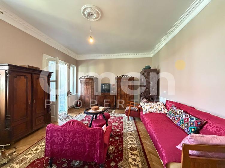 Casa renovata cu curte pentru inchiriere, zona Centrul Vechi
