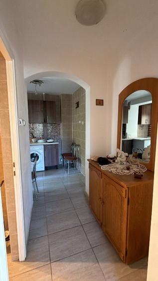 Apartament 2 camere, 47 mp, Centru Craiova — baie modernizată, potrivit și pentr