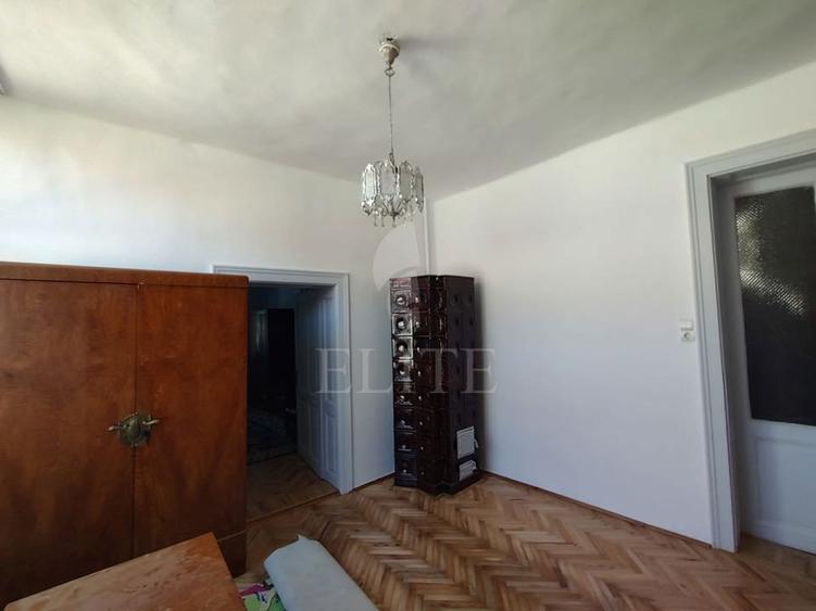 Casa / Casa 4 camere în zona CRISAN
