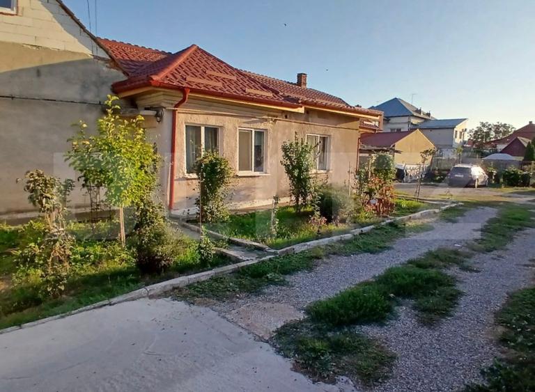 Casa cu 3 camere, 112 mp, 720 teren, zona Micro I