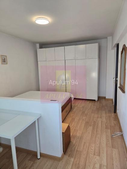 Vanzare apartament 2 camere bd Decebal stradal, parking