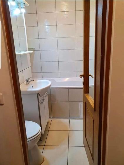Garsonieră renovată, central Sighișoara, mobilată complet – investiție