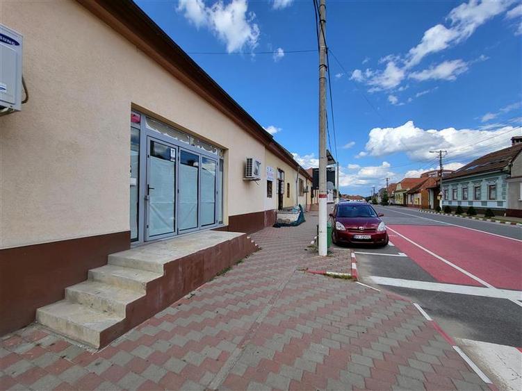 Vanzare spatiu comercial, Ghimbav, Central langa Primarie, vitrina