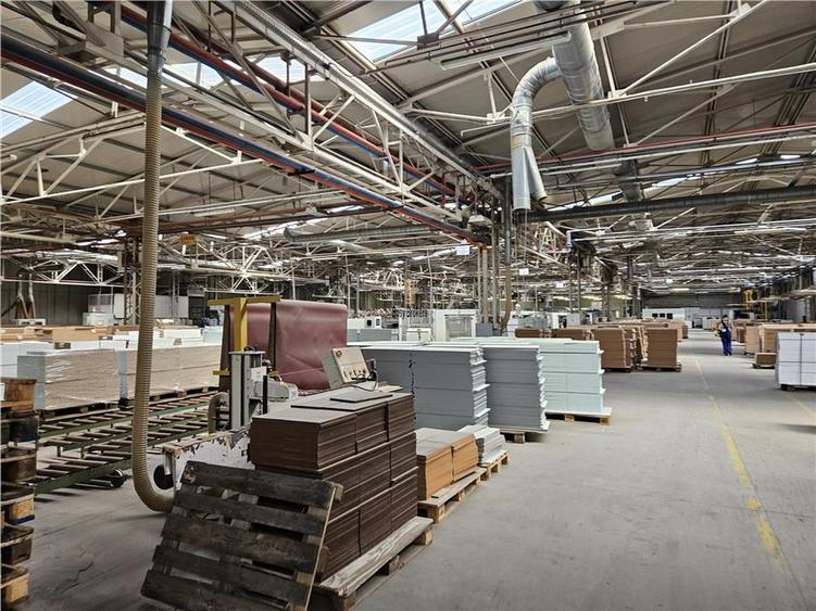 Spatiu Industrial -  2500 mp - Productie - Depozitare - Distributie