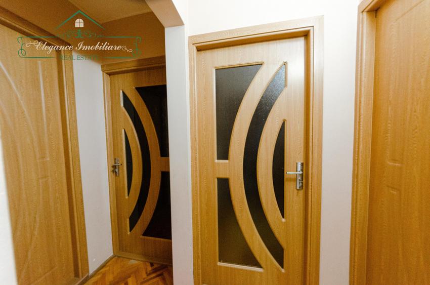 Apartament cu 3 camere si centrala prorpie, zona 300 Micalaca, Arad