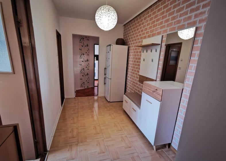 Inchiriez apartament 2 camere, str.Ceferistilor (zona Stefan cel Mare)