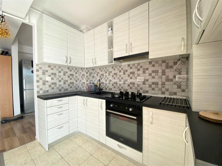 Apartament 2 camere, luminos, bloc cu lift, balcon ,baie cu geam –Calea Baciului - 7
