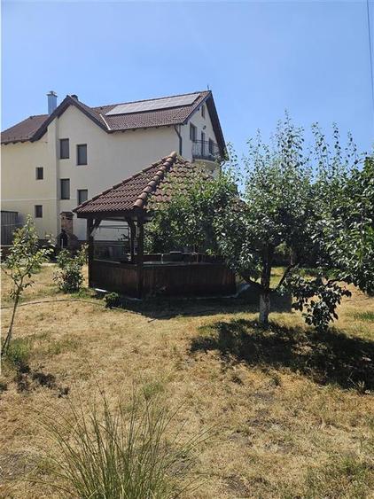 Vila spatioasa, hale si teren total 1700 mp, Calea Surii Mici, Sibiu