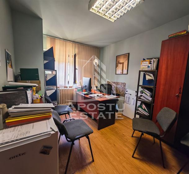 Apartament de vanzare cu 3 camere, parter, zona Aradului
