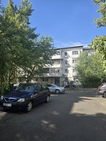 Apartament 2 camere Focșani, zona Brăilei – 53 mp, etaj 2/3, centrală – Propriet