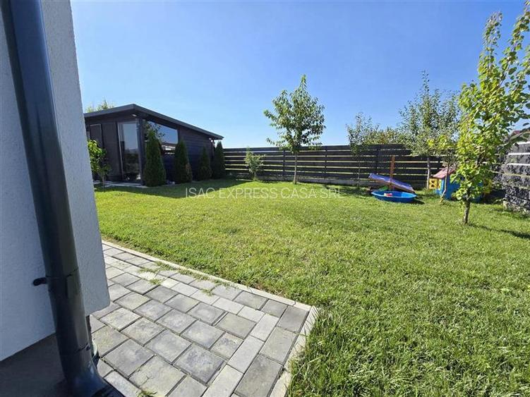 Casa individuala de vanzare, cu 3 camere, in  Lunca Cetatuii - 25
