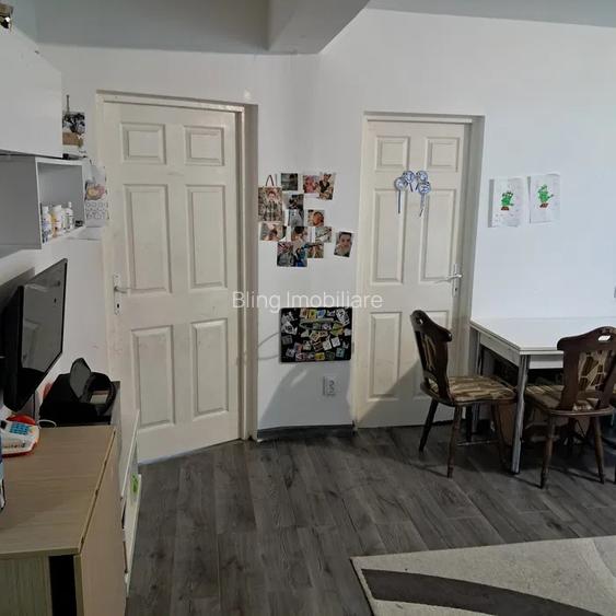 Apartament cu 3 camere, 50 mp, balcon, zona Terra - 8
