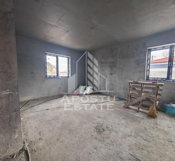 Casa individuala de vanzare, pe parter, 4 camere si 2 bai, Sag
