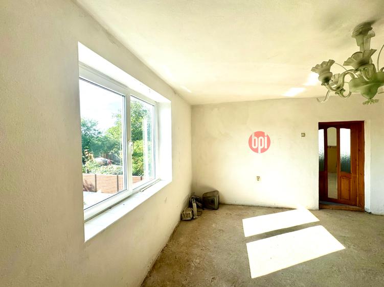 SE VINDE CASA (tip duplex), in FALTICENI, jud. Suceava
