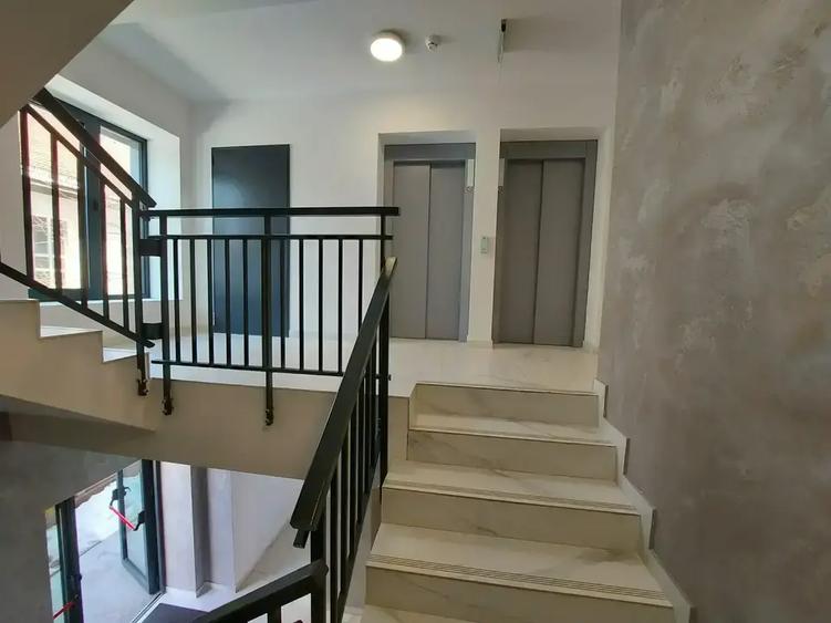 Apartament 3 camere nou lux/ 13 Septembrie /parcare inclusa/Comision 0