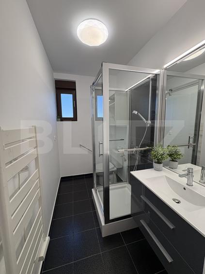 Casa 5 camere, moderna, curte, zona Regal Baciu