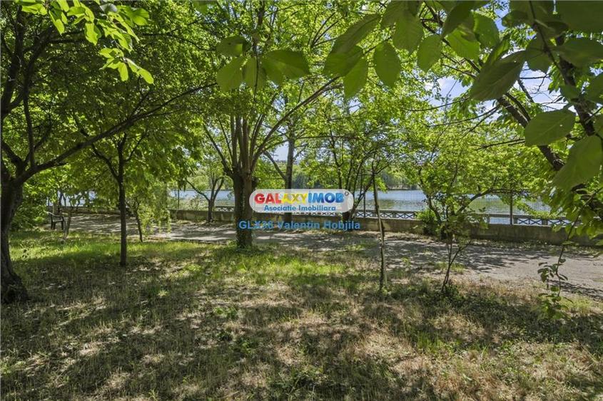 Exclusive property ON THE SHORE OF LAKE TEI - TEI PENINSULA