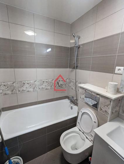 Apartament cu 3 camere, Renovat, Totul nou
