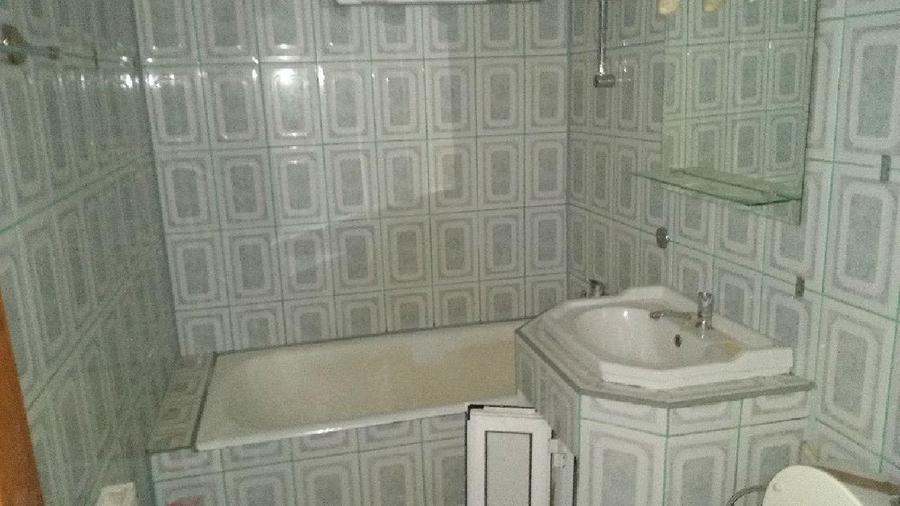 TARGU NEAMT Apartament 3 camere decomandate - 76 mp - etaj 4