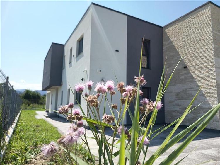 Vila impozanta, aspect deosebit, configuratie tip duplex, view, Brasov
