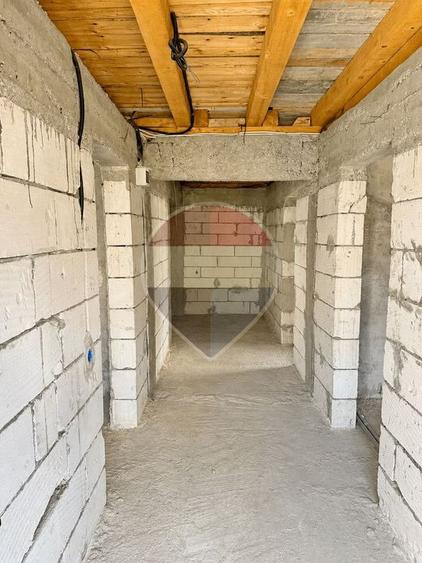 Casa la rosu in Poiana Tapului, Busteni, 3 dormitoare cu baie proprie