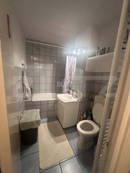 Apartament de vanzare cu 3 camere, 67 mp, zona Micro 16 - 7