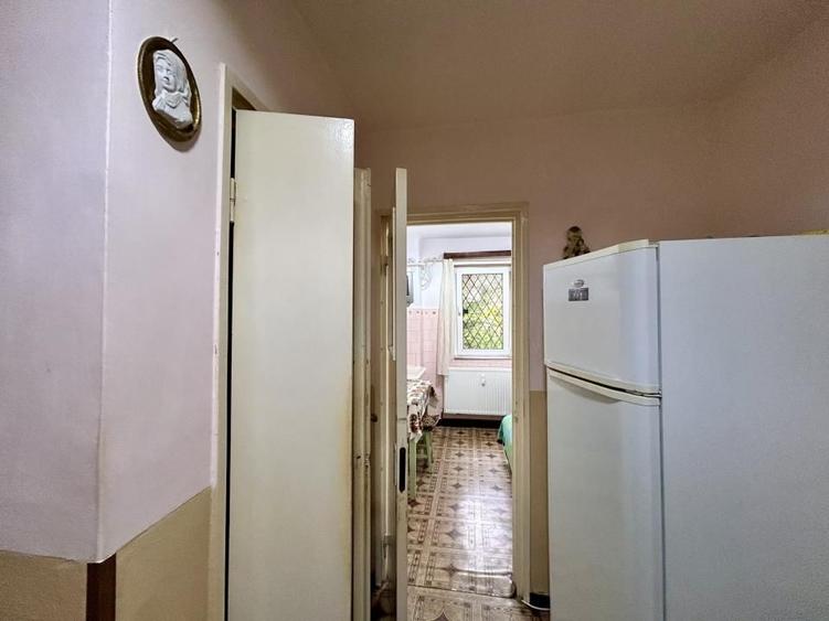 Apartament 2 camere, semidecomandat, parter, Nord, Ploiesti