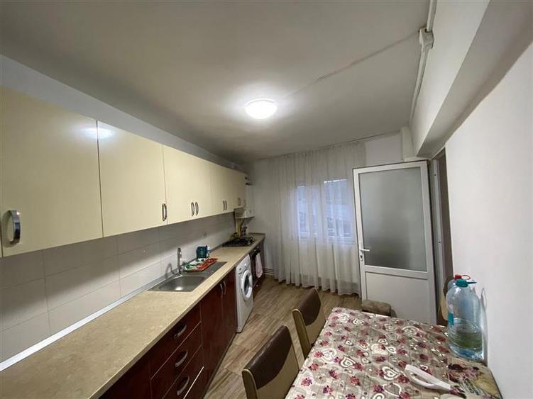 Caransebes, 2 Cam. Dec., 2 Balcoane, Mobilat + Utilat, Balta Sarata