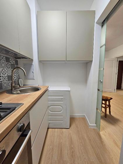2 camere decomandat, renovat integral | Parcare | 5 min metrou Apărătorii Patr