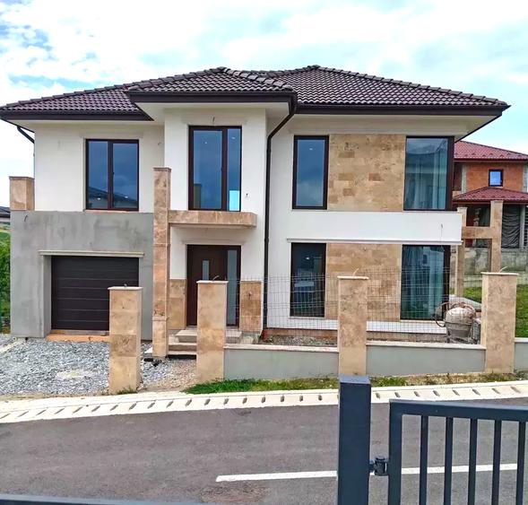 Casă individuală modernă, cu garaj | Teren 500 mp | intrare Chinteni