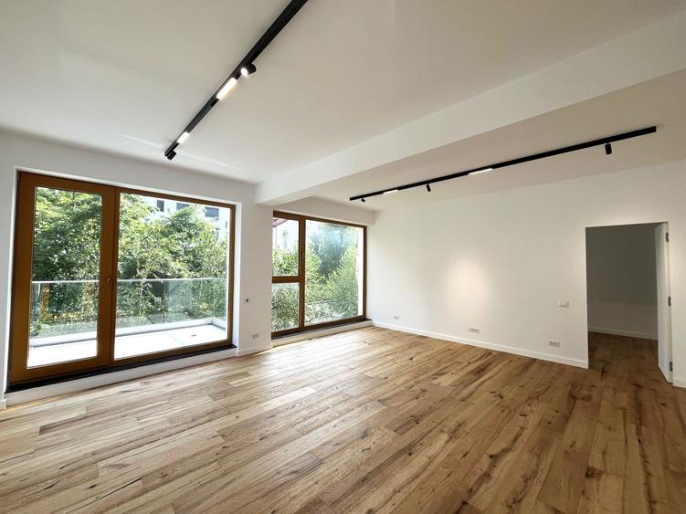 APARTAMENT 3 CAMERE || CURTE 110 MP || ACCES INDIVIDUAL || DOMENII