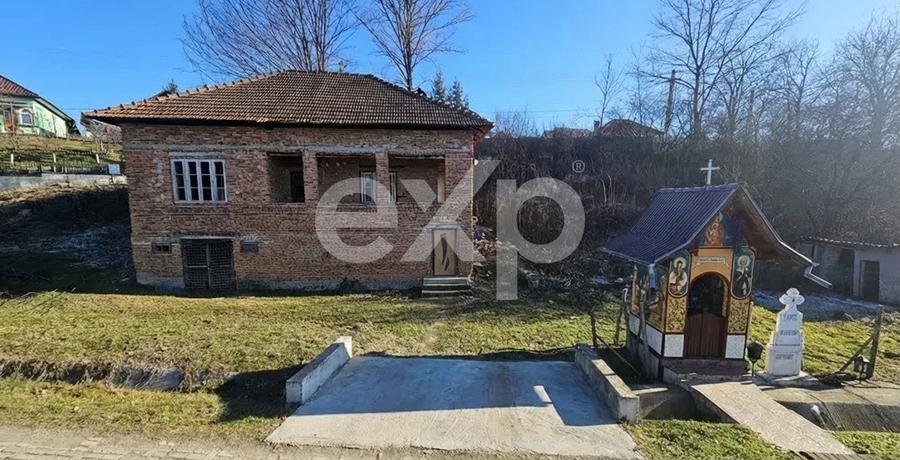 Casă 3 camere în Livezeni – Stâlpeni | 88 mp utili, teren 300 mp, zonă liniștită