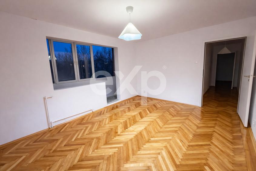 3 camere 68 mp 8 min metrou Titan bloc reabilitat parc 3 min