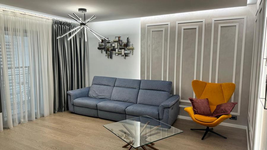 2 camere UltraCentral , mobilat / utilat , finisaje superioare !