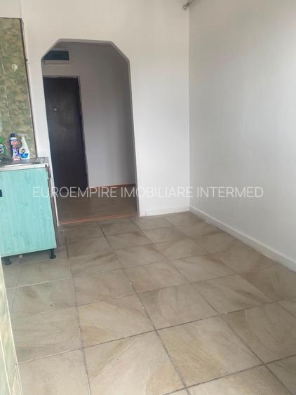 Apartament 2 camere decomandate zona KM 4-5 - 2