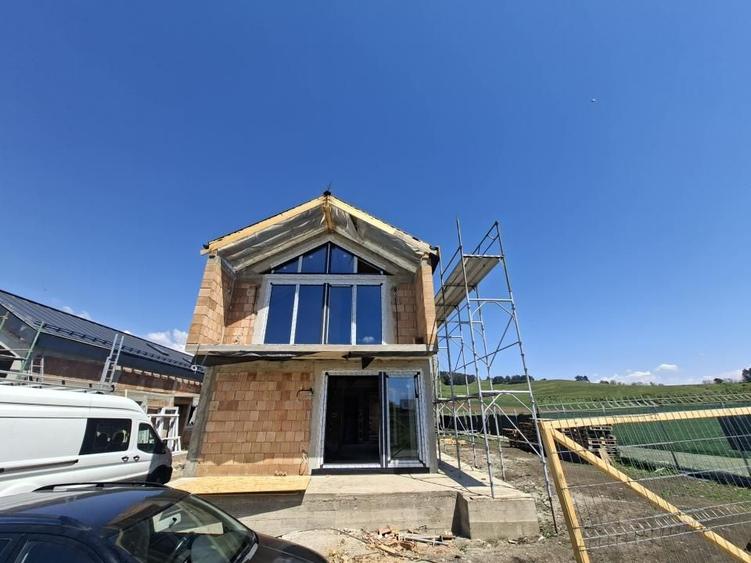 Casa individuala parter plus etaj Sanpetru Brasov zona Lempes