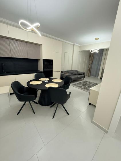 Apartament 2 camere, lux, parcare, zona Vivo