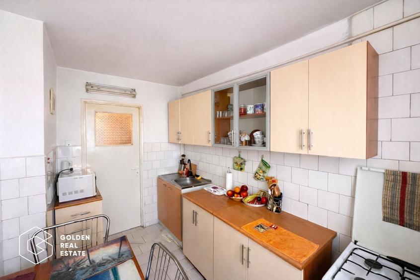 Apartament 3 camere, Malul Muresului-Praporgescu, 2 bai, balcon, etaj 4