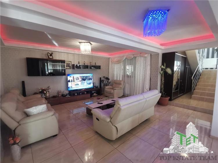 Vila lux 5 camere cu gradina superba centru Domnesti
