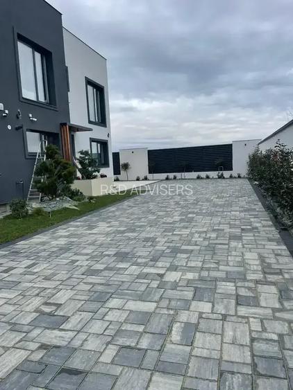 Casă duplex de vânzare în Pipera | 8 camere | Lângă Școala Americană - 10