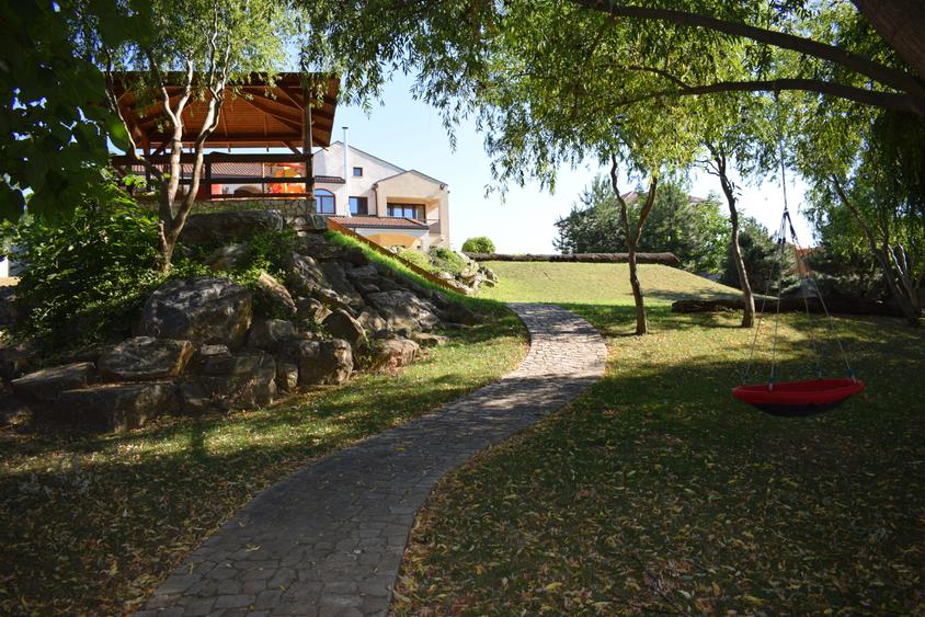 Conac lac Snagov cu ponton