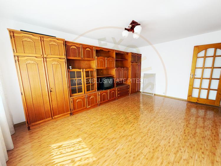 Apartament cu 3 camere decomandat + mansarda - 2