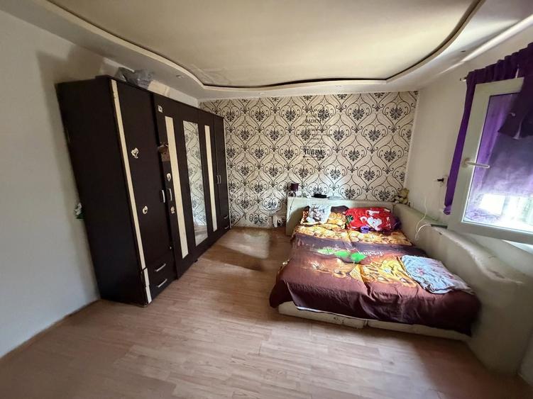 De vânzare casa Zona Pisc - 5