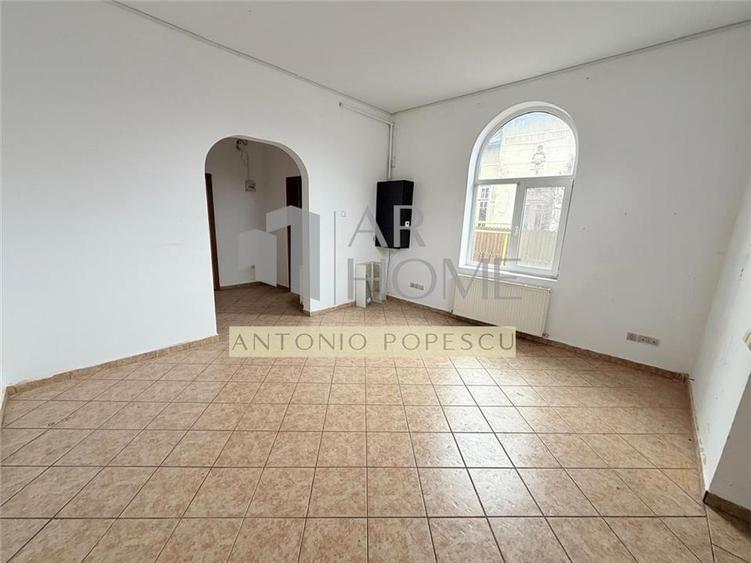 Casa 4 camere, 2 bai, 2 intarari, Ploiesti, zona Gh. Doja.