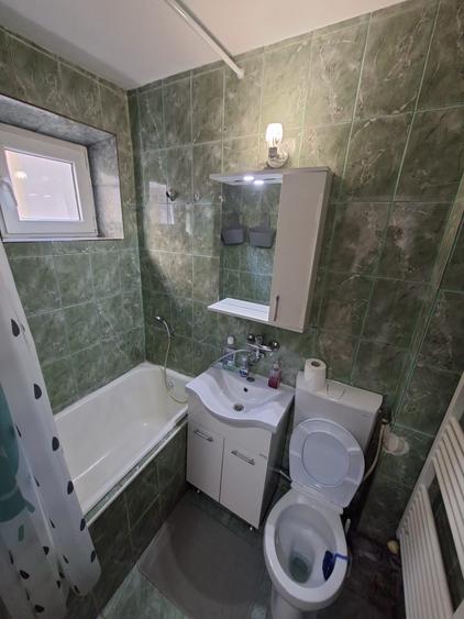 Apartament cu 2 camere, zona Podu Ros