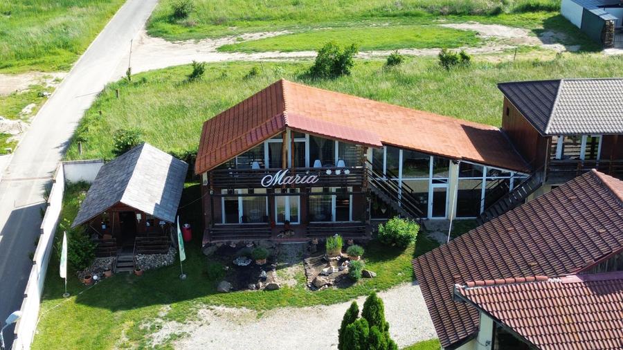 Pensiune si casa de locuit cu 3200 mp teren in Sibiu cartier Gusterita