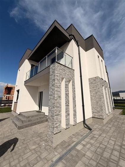 Casa Premium in Cristian, predare la cheie, 4 camere, 3 bai, pompa de caldura, T