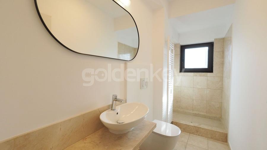 Apartament triplex modern cu 5 camere