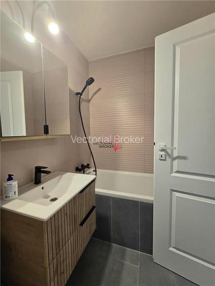 Apartament decomandat, prima închiriere, vizavi Parcul Circului- mutare ime